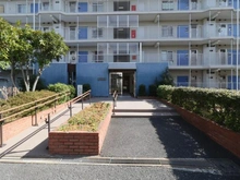 【神奈川県/横浜市鶴見区元宮】鶴見スカイハイツA棟 アプローチ