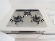 【神奈川県/横浜市港北区大豆戸町】大倉山第二コーポラス キッチン：三口コンロ