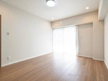 【神奈川県/川崎市麻生区白山】新ゆりグリーンタウンさつき街区 1号棟 洋室：約7.9帖