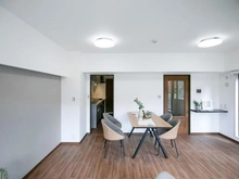 【神奈川県/横浜市金沢区六浦南】エステ・シティ湘南六浦壱番館 LDK：約13.0帖
※家具調度品等は販売価格に含まれておりません