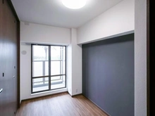 【神奈川県/横浜市金沢区六浦南】エステ・シティ湘南六浦壱番館 洋室：約5.1帖（間仕切りを開放して、洋室約9.7帖として利用可）