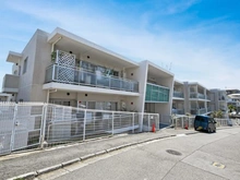 【神奈川県/川崎市多摩区西生田】小田急コアロード読売ランド前 外観