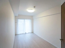 【神奈川県/横浜市旭区善部町】ランドシティ南万騎が原弐番館 洋室：約7.4帖
ウォークインクローゼット付き