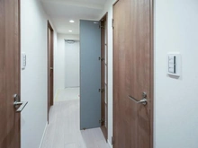 【神奈川県/横浜市旭区善部町】ランドシティ南万騎が原弐番館 廊下：収納