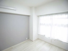 【神奈川県/川崎市麻生区白山】新ゆりグリーンタウンさつき街区 1号棟 洋室：約4.6帖