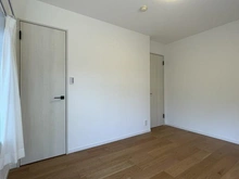 【神奈川県/鎌倉市由比ガ浜】トーア由比ガ浜マンション 洋室：約6.7帖
ウォークインクローゼット付き