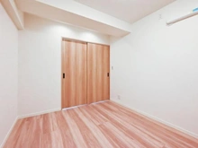 【東京都/板橋区坂下】蓮根ファミールハイツ 1号棟 洋室：約5.5帖
ウォークインクローゼット付き