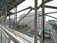 【東京都/板橋区坂下】蓮根ファミールハイツ 1号棟 眺望：大規模修繕工事中