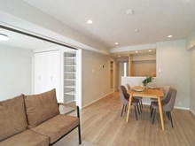 【神奈川県/川崎市宮前区東有馬】鷺沼東ロイヤルマンション LDK：約12.5帖
（左）洋室