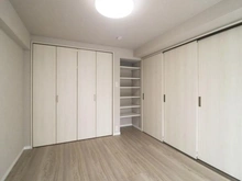 【神奈川県/川崎市宮前区東有馬】鷺沼東ロイヤルマンション 洋室：約6.0帖