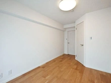 【東京都/北区王子】トーカンマンション王子 洋室：約6.3帖
ウォークインクローゼット付き