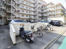 【東京都/府中市是政】コープ野村府中是政 バイク置場・駐輪場