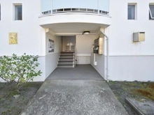 【神奈川県/茅ヶ崎市中海岸】エミネンス茅ヶ崎 3号棟 アプローチ