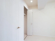 【東京都/板橋区大和町】朝日板橋マンション 洋室：約4.2帖