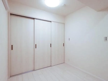 【東京都/板橋区大和町】朝日板橋マンション 洋室：約4.2帖