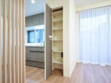 【神奈川県/横浜市中区池袋】グランスイート横濱山手 LDK：収納