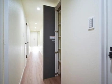 【神奈川県/横浜市中区池袋】グランスイート横濱山手 廊下：収納