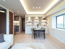 【東京都/豊島区雑司が谷】菱和パレス目白台グラーサ LDK：約16.2帖
床暖房付き ※家具・調度品は販売価格に含まれておりません