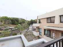 【東京都/多摩市山王下】ベルザ多摩センター 眺望：ルーフバルコニーから