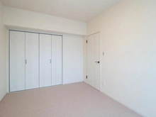 【神奈川県/川崎市宮前区南野川】鷺沼ガーデン102 洋室：約6.6帖