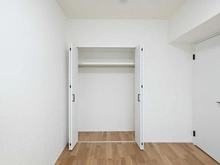 【神奈川県/川崎市多摩区登戸新町】コスモ登戸 洋室：約6.5帖