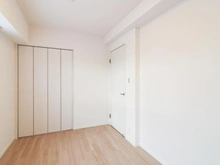 【東京都/世田谷区大蔵】ハイホーム砧公園 洋室：約5.3帖