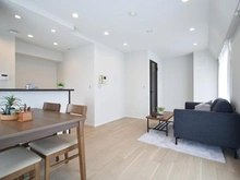 【東京都/多摩市落合】セーナ多摩センター LDK：約14.2帖
※家具・調度品は販売価格に含まれておりません