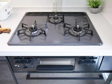 【東京都/多摩市落合】セーナ多摩センター キッチン：三口コンロ