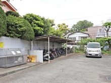 【東京都/多摩市貝取】コーポ多摩センター バイク置場・駐輪場
