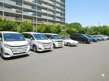 【東京都/多摩市諏訪】ブリリア多摩ニュータウン B棟 駐車場