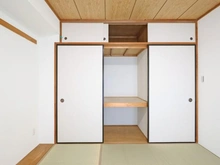 【東京都/多摩市聖ヶ丘】エステート聖ヶ丘 3-51-11 和室：約6.0帖
