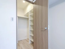 【神奈川県/茅ヶ崎市中海岸】ライオンズマンション茅ヶ崎サザンビーチ 洋室：約7.0帖
ウォークインクローゼット付き