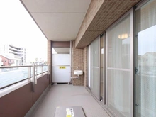 【神奈川県/茅ヶ崎市中海岸】ライオンズマンション茅ヶ崎サザンビーチ バルコニー：スロップシンク付き