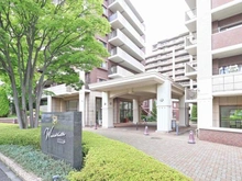 【東京都/稲城市若葉台】若葉台ワーズワースの丘 E棟 アプローチ