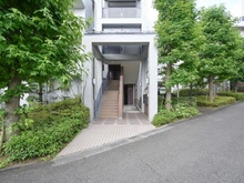 【東京都/八王子市下柚木】南大沢学園瑞樹の丘 3号棟 アプローチ