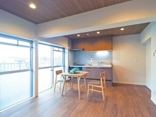 【神奈川県/川崎市多摩区中野島】中野島住宅 2号棟 LDK：約10.1帖
※家具・調度品等は販売価格に含まれておりません