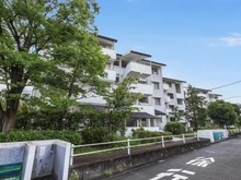 【東京都/多摩市鶴牧】エステート鶴牧 4-5-9号棟 外観