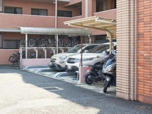 【神奈川県/川崎市多摩区中野島】レリアコート中野島 駐車場・バイク置場・駐輪場