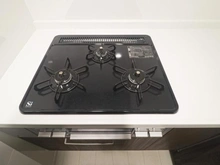 【神奈川県/川崎市多摩区宿河原】コスモ登戸リバービュー キッチン：三口コンロ