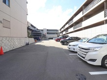 【神奈川県/茅ヶ崎市中海岸】クリオ茅ヶ崎中海岸 グランヴィラ 駐車場