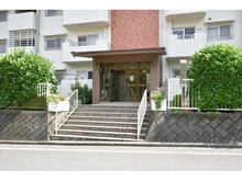 【神奈川県/川崎市麻生区白山】新ゆりグリーンタウンアカシア街区 4号棟 アプローチ
