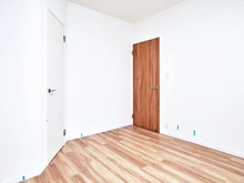 【東京都/稲城市若葉台】若葉台ワルツの杜 H棟 洋室：約7.0帖
ウォークインクローゼット付き