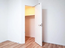 【東京都/稲城市若葉台】若葉台ワルツの杜 H棟 洋室：約7.0帖
ウォークインクローゼット付き