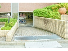 【東京都/多摩市馬引沢】ライオンズグローベル京王永山 駐輪場