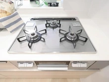 【神奈川県/川崎市幸区東古市場】ライオンズマンション鹿島田ガーデンシティ キッチン:三口コンロ