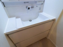 【東京都/狛江市中和泉】ファミール国領モアメーム 洗面室：洗面化粧台