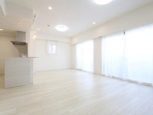 【東京都/調布市上石原】コスモ・ザ・パークス調布多摩川 LDK：約18.7帖