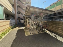【神奈川県/横浜市港北区大豆戸町】クレストフォルム菊名サウスステージ 駐輪場