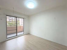 【神奈川県/横浜市港北区新吉田東】グレーシア港北綱島 洋室