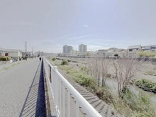 【神奈川県/横浜市港北区高田東】綱島ビューハイツ 早渕川（現地より約80m）